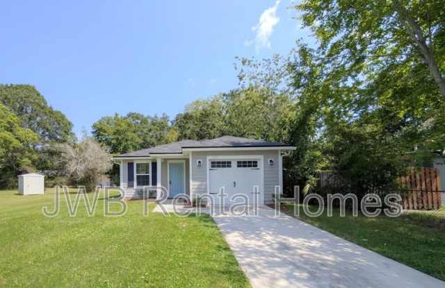 2839 5th St W photos photos