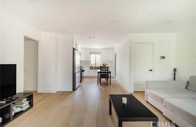 3023 Glendon Avenue Gallery 3