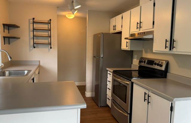 Updated 2BR Condo in Prime Bothell Location | Private Garage photos photos
