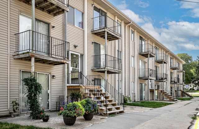 Newly Refreshed 1 Bedroom Apartment Near Downtown Papillion! photos photos