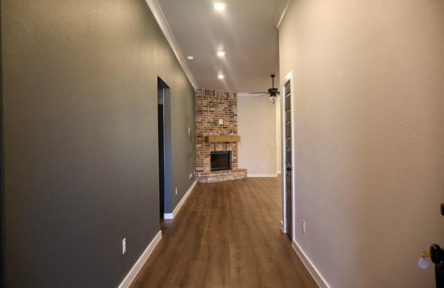 6001 Wausau Avenue Gallery 2