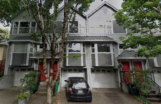 Great Townhouse in Sellwood! - 5435 Southeast 17th Avenue, Portland, OR 97202