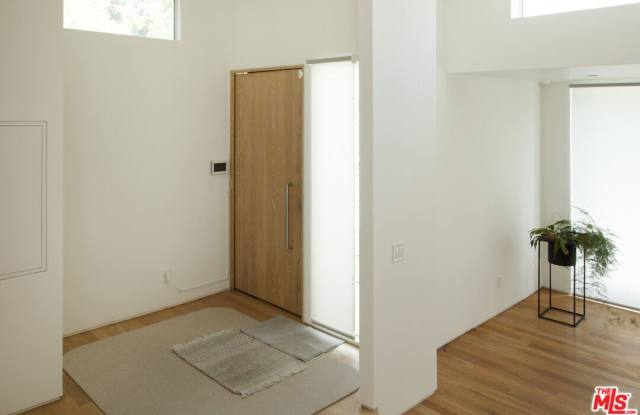 444 W Avenue 37 Gallery 2