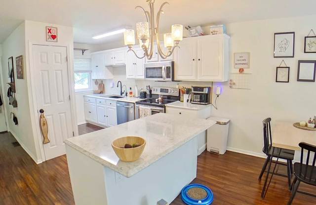 Beautiful Town Home + Deck & Patio + Easy Highway Access to Fort Riley + Washer & Dryer Included! Available August 20th! photos photos