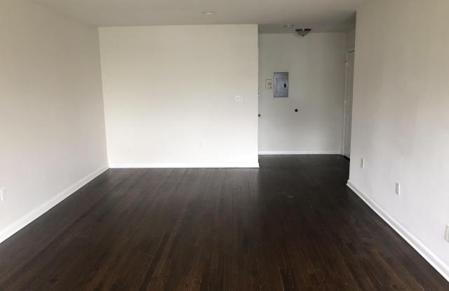 320 8th Avenue Gallery 3