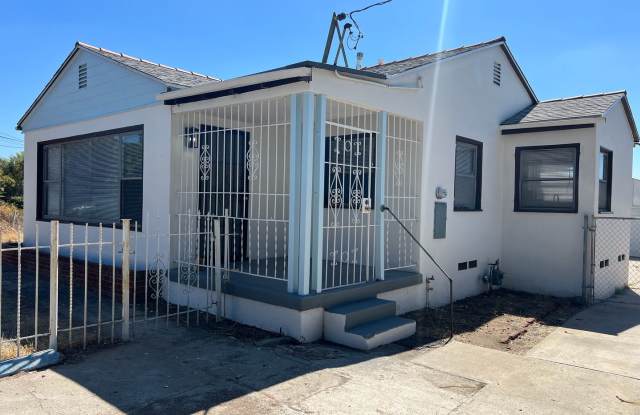 2 Bedroom, 1.5 Bathroom, 1 Car Detached Garage - 5363 Bonita Drive, San Diego, CA 92114 2 Bedroom, 1.5 Bathroom, 1 Car Detached Garage - 5363 Bonita Drive, San Diego, CA 92114