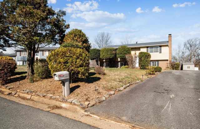 5068 MACNAMARA Drive photos photos