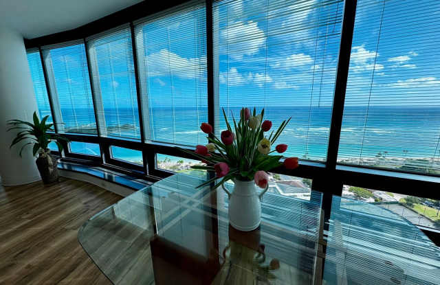 2/2/2 Ocean-Front Nauru Towers, Endless Ocean Views, 34Floor photos photos