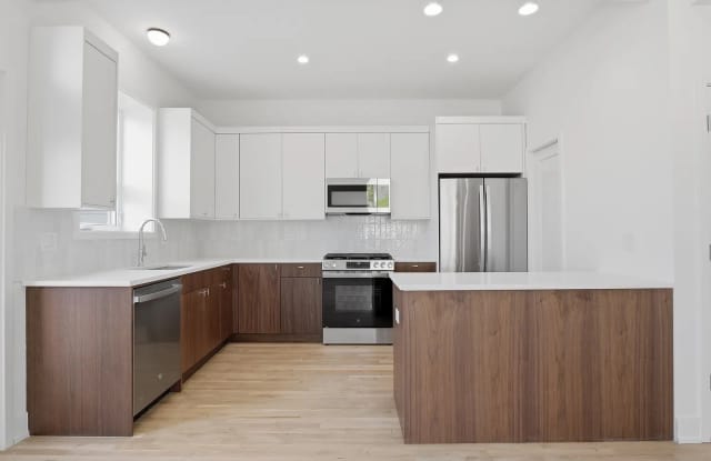 1751 W Superior Street photos photos