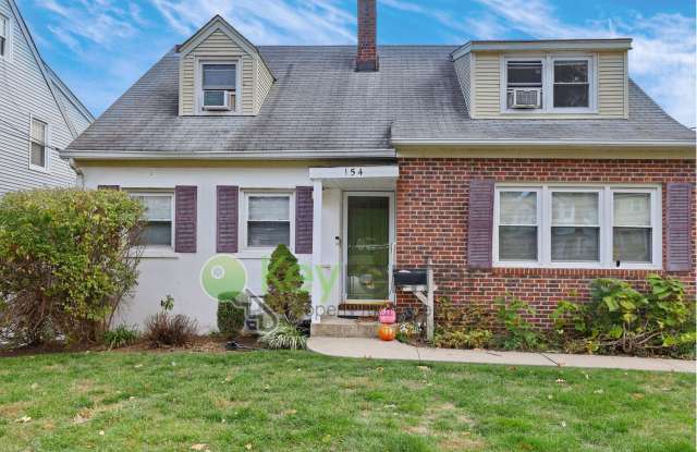 Spacious 1-Bedroom Apartment with Large Living  Dining Areas – Prime Hackensack Location - 154 Pine Street, Hackensack, NJ 07601