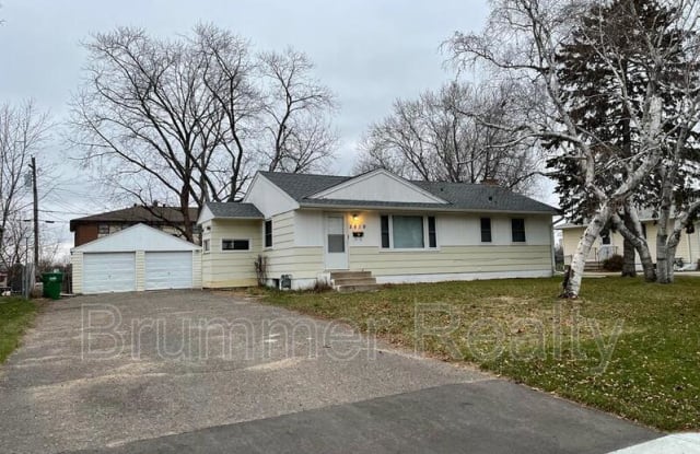 5819 Knox Ave N - 5819 Knox Avenue North, Brooklyn Center, MN 55430