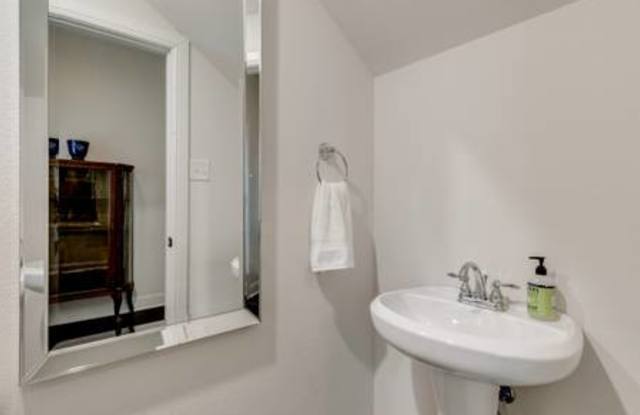 3813 Harley Avenue - 1 Gallery 3