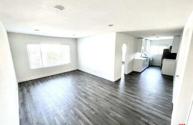 7131 Farralone Avenue - 7131 Farralone Avenue, Los Angeles, CA 91303