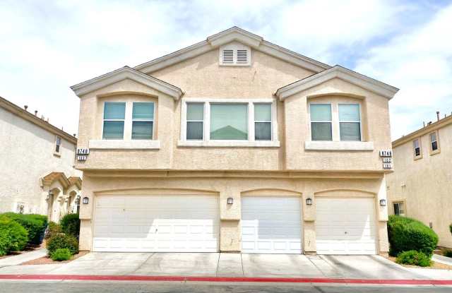 BEAUTIFUL 3 BEDROOM, 2.5 BATH TOWNHOME WITH 2 CAR GARAGE IN GATED COMMUNITY IN MOUNTAINS EDGE!!! photos photos