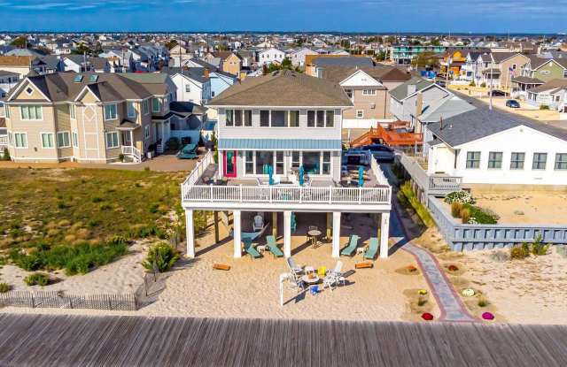 2102 Oceanfront Gallery 3