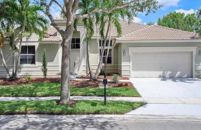 970 Greenwood Rd photos photos