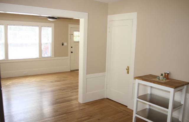 1072 45th Street photos photos