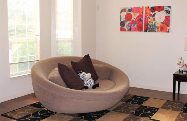 2301 PASSAGE Place Gallery 2