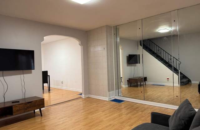 2726 S 8TH Street photos photos