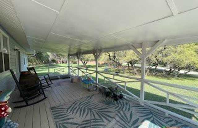 685 Eastview Drive - 685 Eastview Drive, Canyon Lake, TX 78133