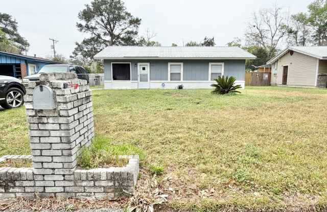 Home near downtown Savannah, Ga!! large fenced in backyard!! photos photos