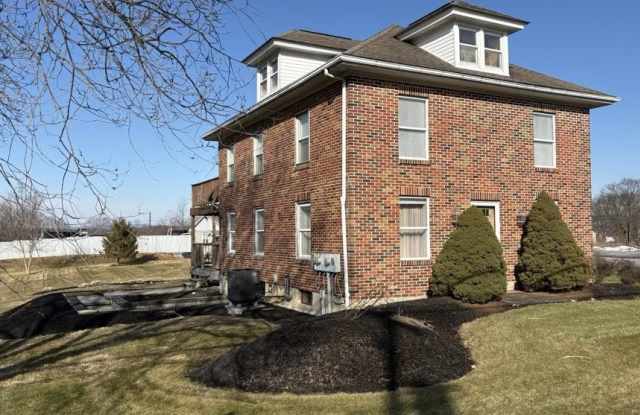 613 LAUDERMILCH Road unit: 2 photos photos