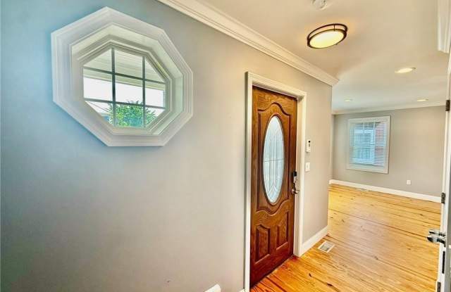 52 Bedlow Avenue Gallery 4