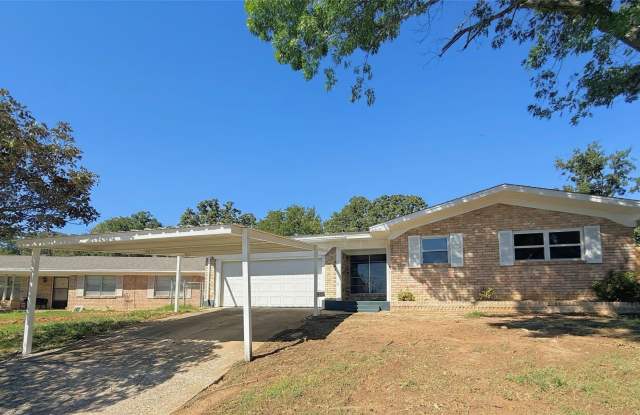 905 Seymore Circle Gallery 2