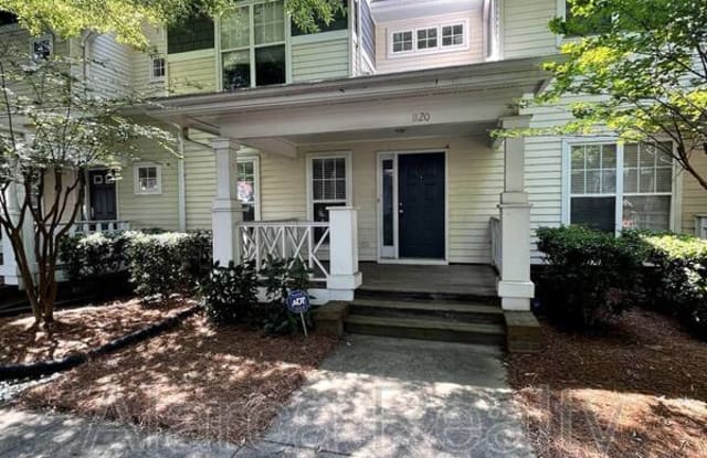 1120 1st St photos photos