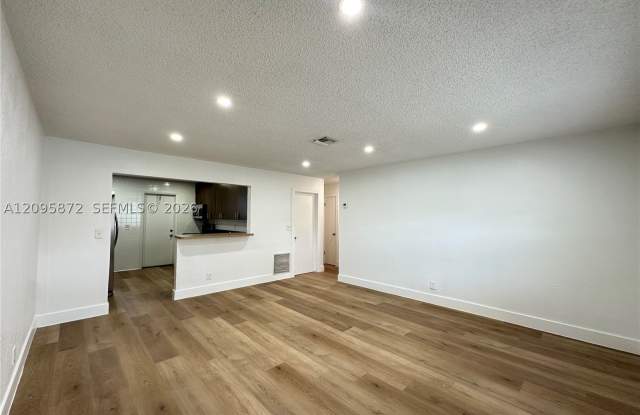 124 NW 2nd Ave Gallery 1