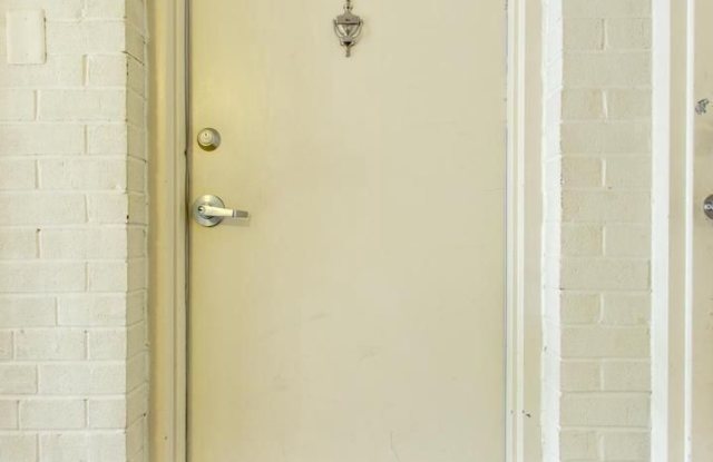 Beautiful 1bd 1 bath Condo Gallery 4