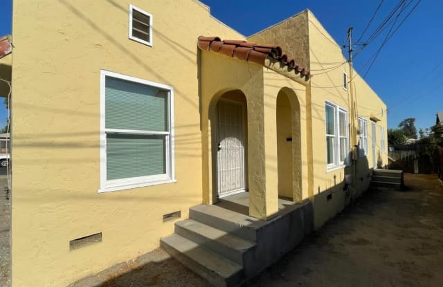 516 N White Street - 516 North White Street, Hanford, CA 93230
