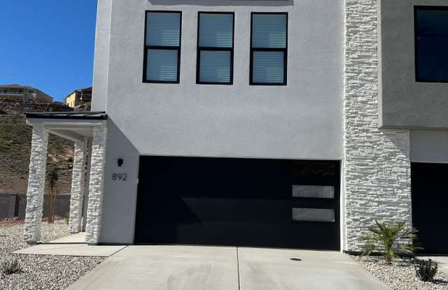 Brand New 3 Bed / 2.5 Bath Townhome – Internet Included photos photos