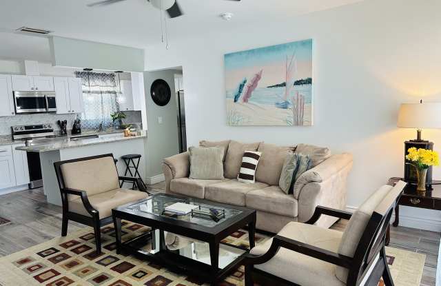 4423 West Bay Avenue Gallery 2