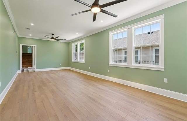 3907 ELYSIAN FIELDS Avenue Gallery 4