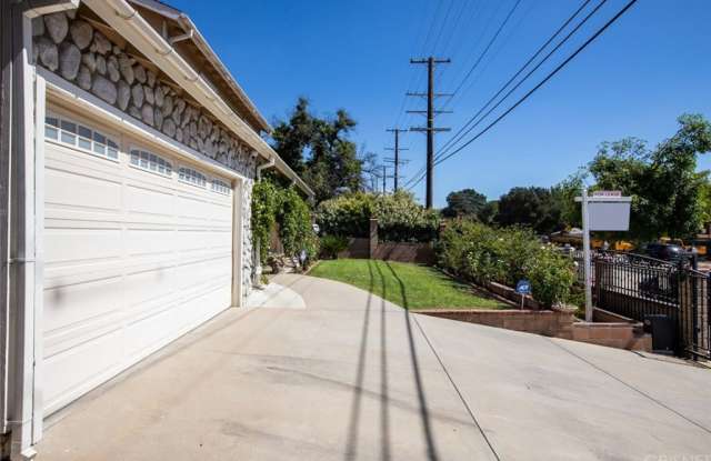 9968 Tujunga Canyon Boulevard Gallery 4