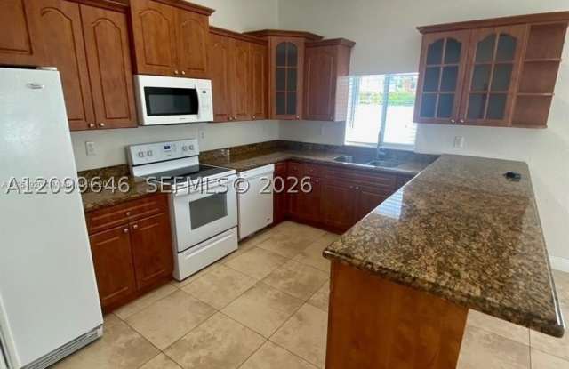 2485 W 5th Ct Gallery 1