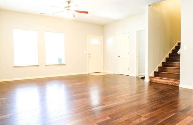 GORGEOUS 4 Bed / 2 Bath Home – Walk to MSU | Phelps Grove Neighborhood Gallery 3