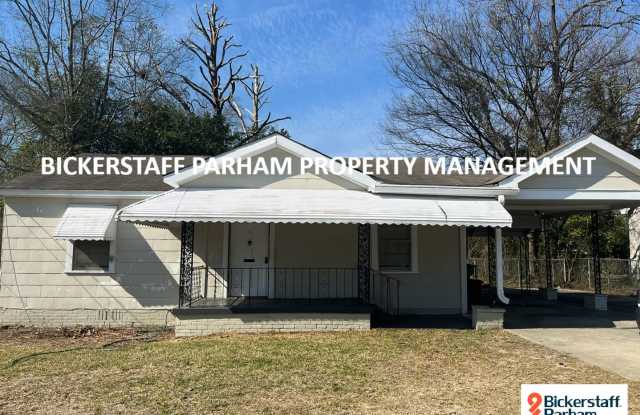 Comfort Meets Convenience – 2-Bedroom Columbus Home with Fenced Yard, Carport & Extra Storage Gallery 1