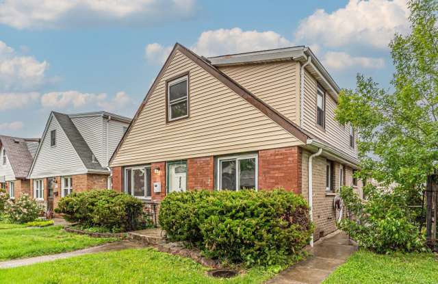 6031 S Merrimac Avenue Gallery 2