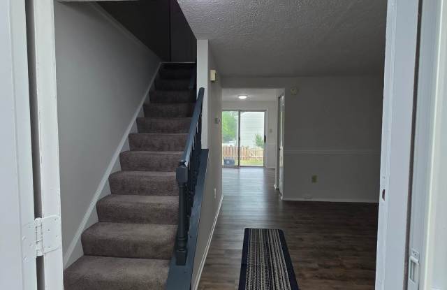1758 SPRINGFIELD Lane Gallery 2