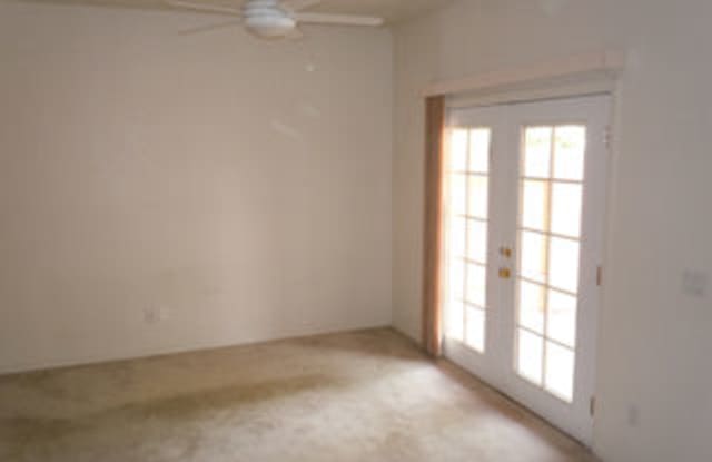 1907 Girard Blvd NE Gallery 3