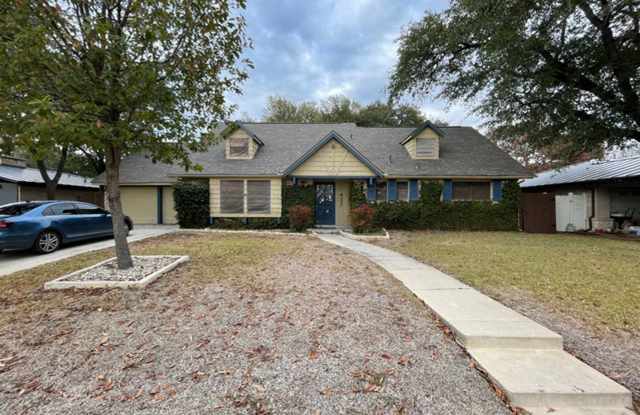 Unique 5BR/3B home in desirable Enchanted Forest on 1/4 acre photos photos