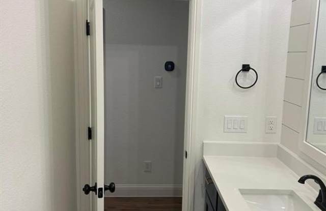 908 Tesslynn Avenue photos photos