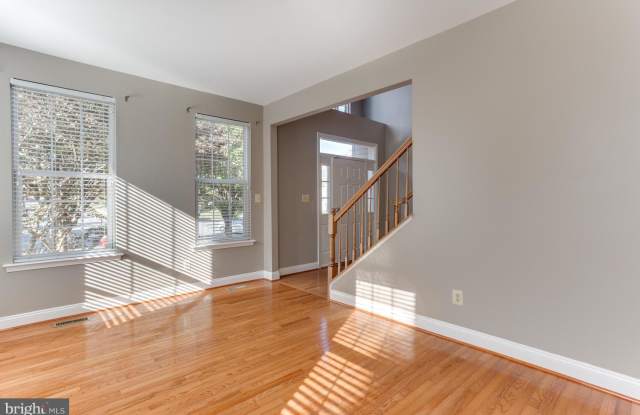 711 SEATON COURT SE Gallery 4