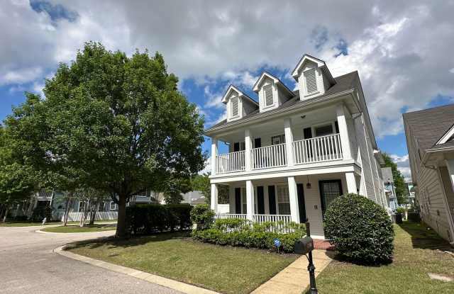 1/2 OFF FIRST FULL MONTH'S RENT IF MOVED IN BY 10/15/26!!! Large 3 bd 2.5 bath with all new paint! Fenced in yard and screened in porch!! Gallery 3