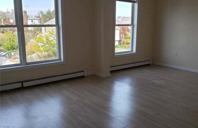 152 E Fulton Street Gallery 2