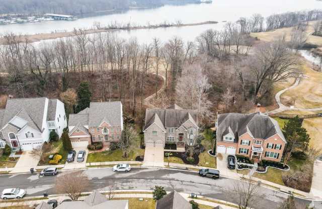 13397 POTOMAC PATH DR - 13397 Potomac Path Drive, Woodbridge, VA 22191