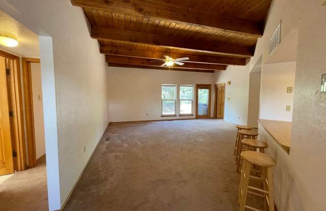 Quiet Garver Lane home in White Rock. Gallery 3