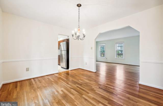 8112 PAISLEY PLACE Gallery 4